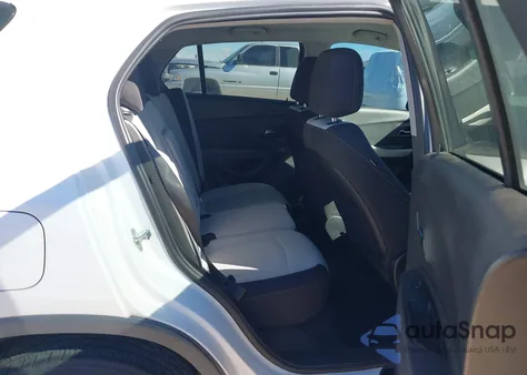 2020 Chevrolet Trax Awd Ls z USA, uszkodzony, nr VIN 3GNCJNSB0LL168130